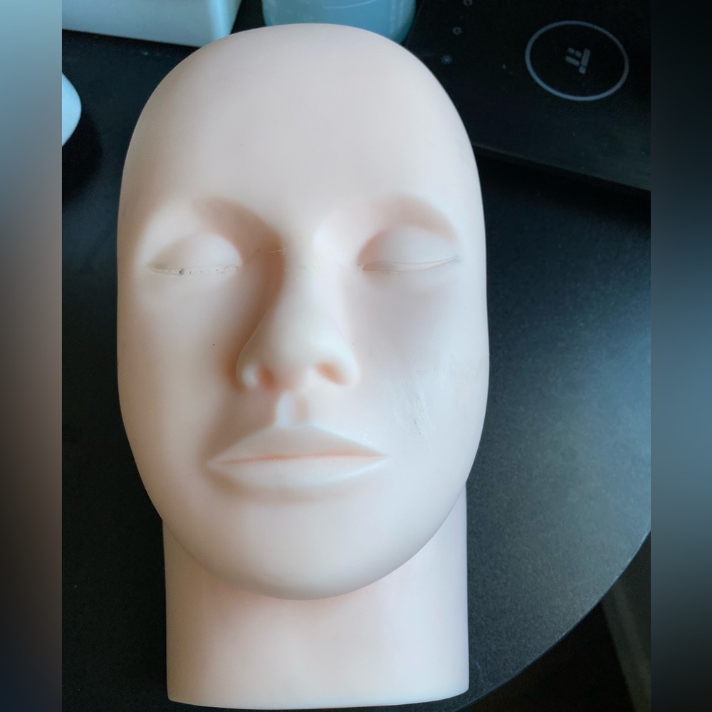 Lash or facials practice mannequin